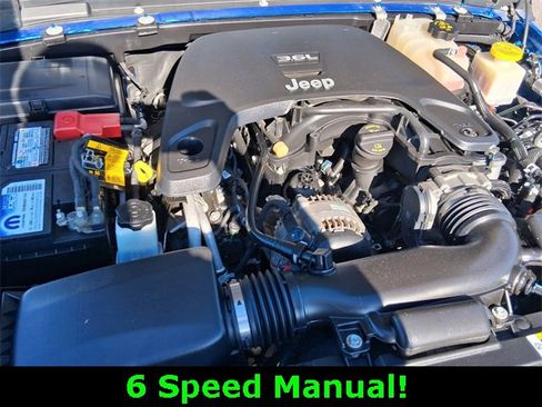 Used 2021 Jeep Gladiator Sport image 11