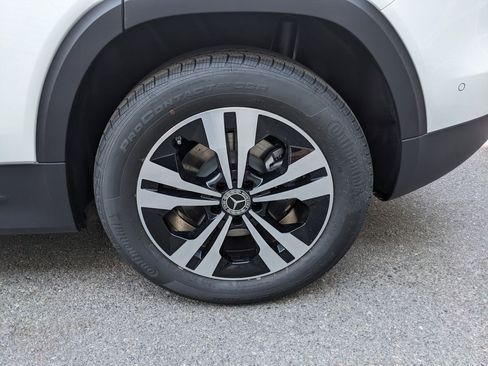 New 2025 Mercedes-Benz GLB 250 4MATIC image 16