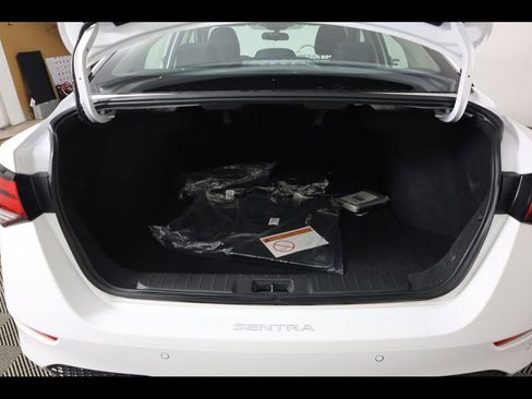 Certified 2022 Nissan Sentra SV w/ Trunk Package image 25