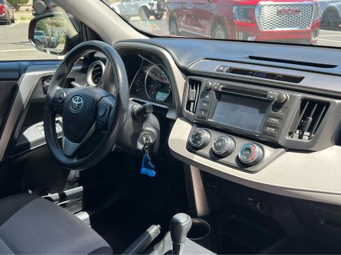 Used 2015 Toyota RAV4 LE FWD image 20