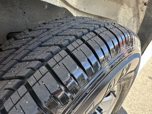 Used 2020 GMC Savana 2500 w/ Driver Convenience Package image 9