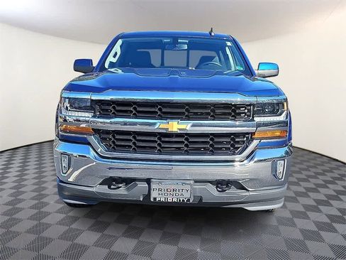 Used 2018 Chevrolet Silverado 1500 LT w/ All Star Edition image 2
