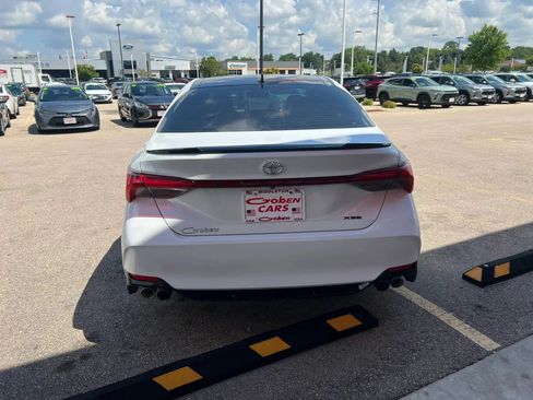 Used 2019 Toyota Avalon XSE w/ All Weather Liner Package FWD image 4