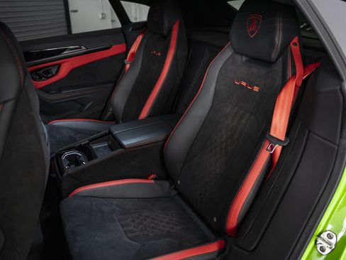 Used 2024 Lamborghini Urus S AWD/4WD image 23