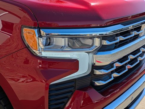 Certified 2025 Chevrolet Silverado 1500 LTZ AWD/4WD image 11