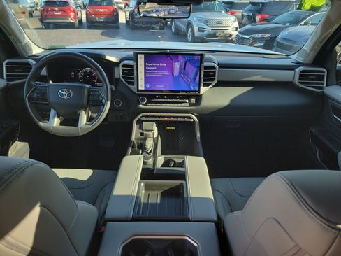Used 2024 Toyota Tundra Limited image 23