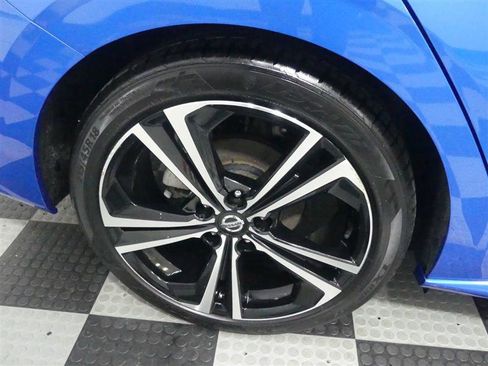 Used 2021 Nissan Sentra SR FWD image 17