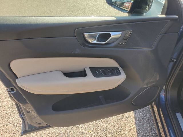 Certified 2026 Volvo XC60 B5 Plus AWD/4WD image 10