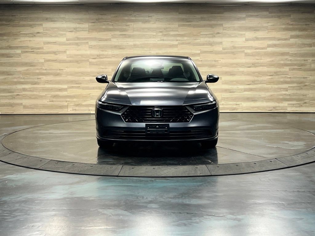 Used 2025 Honda Accord LX image 9