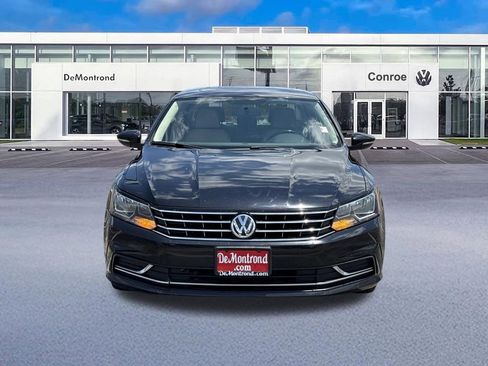 Used 2017 Volkswagen Passat 1.8T SE FWD image 2