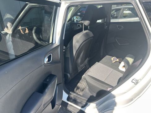 Used 2021 Kia Soul EX image 5