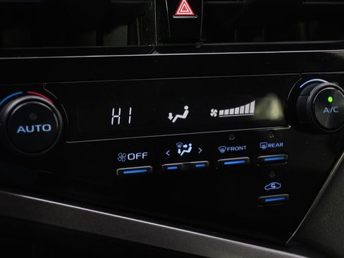 Used 2021 Toyota Camry SE FWD image 28
