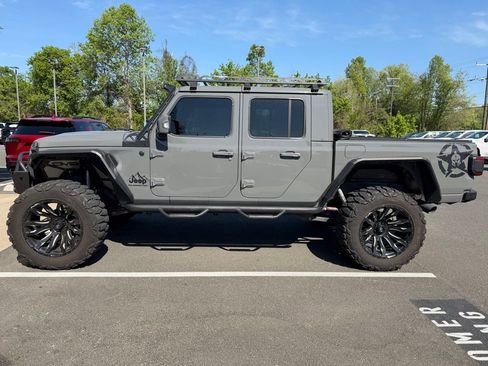 Used 2022 Jeep Gladiator Overland image 2