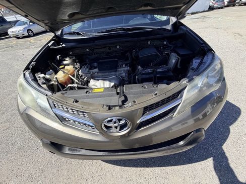 Used 2013 Toyota RAV4 XLE image 10