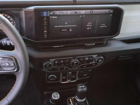 Used 2024 Jeep Wrangler Unlimited Sport AWD/4WD image 16