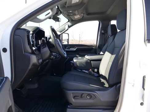 Used 2025 Chevrolet Silverado 2500 LT w/ Convenience Package AWD/4WD image 19