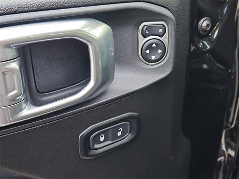 Used 2023 Jeep Wrangler Unlimited Sport image 21