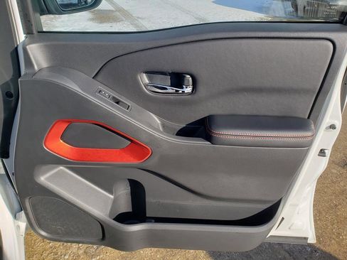 Certified 2025 Nissan Frontier PRO-4X w/ Pro Convenience Package image 24