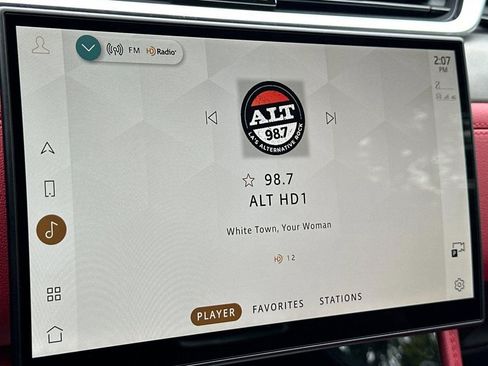 New 2025 Jaguar F-PACE R-Dynamic S image 21