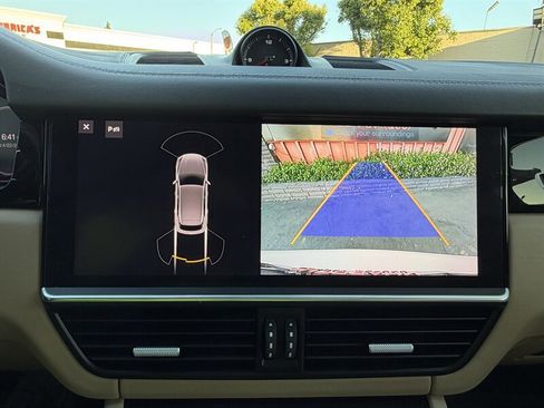 Used 2021 Porsche Cayenne image 43