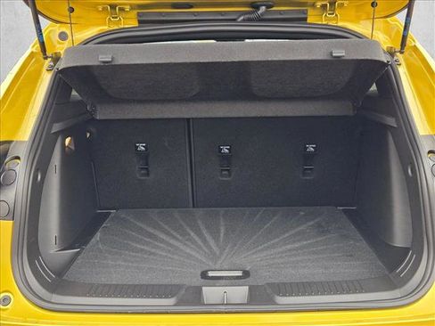 New 2025 Chevrolet Trax RS w/ Driver Confidence Package image 9