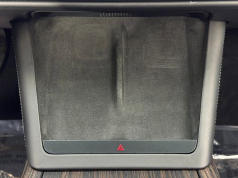 Used 2023 Tesla Model X image 32