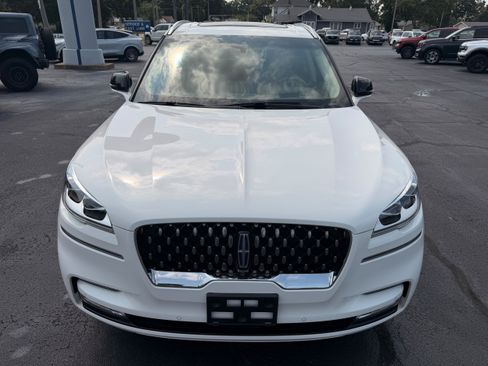 Used 2022 Lincoln Aviator Grand Touring w/ Equipment Group 301A AWD/4WD image 4