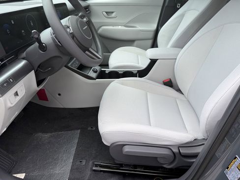 New 2025 Hyundai Kona SE FWD image 10