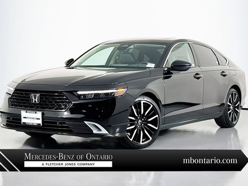 Used 2025 Honda Accord Touring image 1