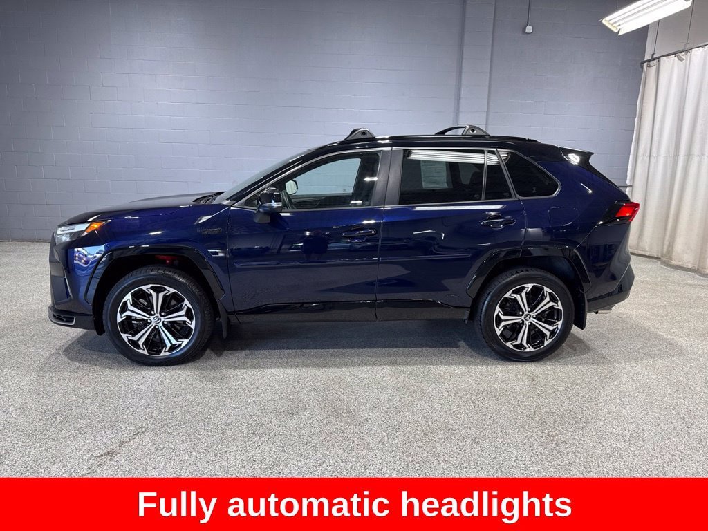 Certified 2022 Toyota RAV4 XSE w/ Weather Package AWD/4WD image 8