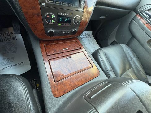 Used 2010 Chevrolet Suburban LTZ AWD/4WD image 29
