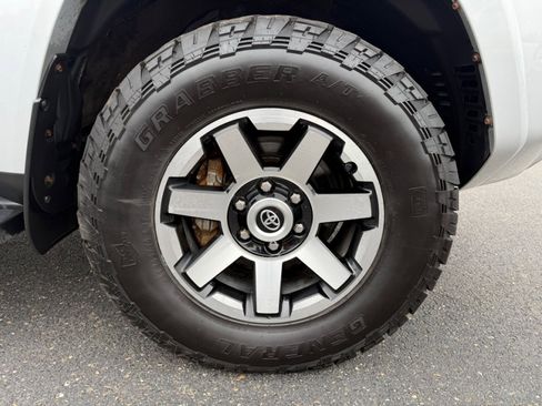 Used 2018 Toyota 4Runner SR5 image 37