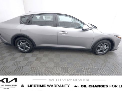 New 2025 Kia K4 LXS image 4