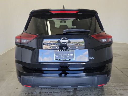 Used 2024 Nissan Rogue SV FWD image 6