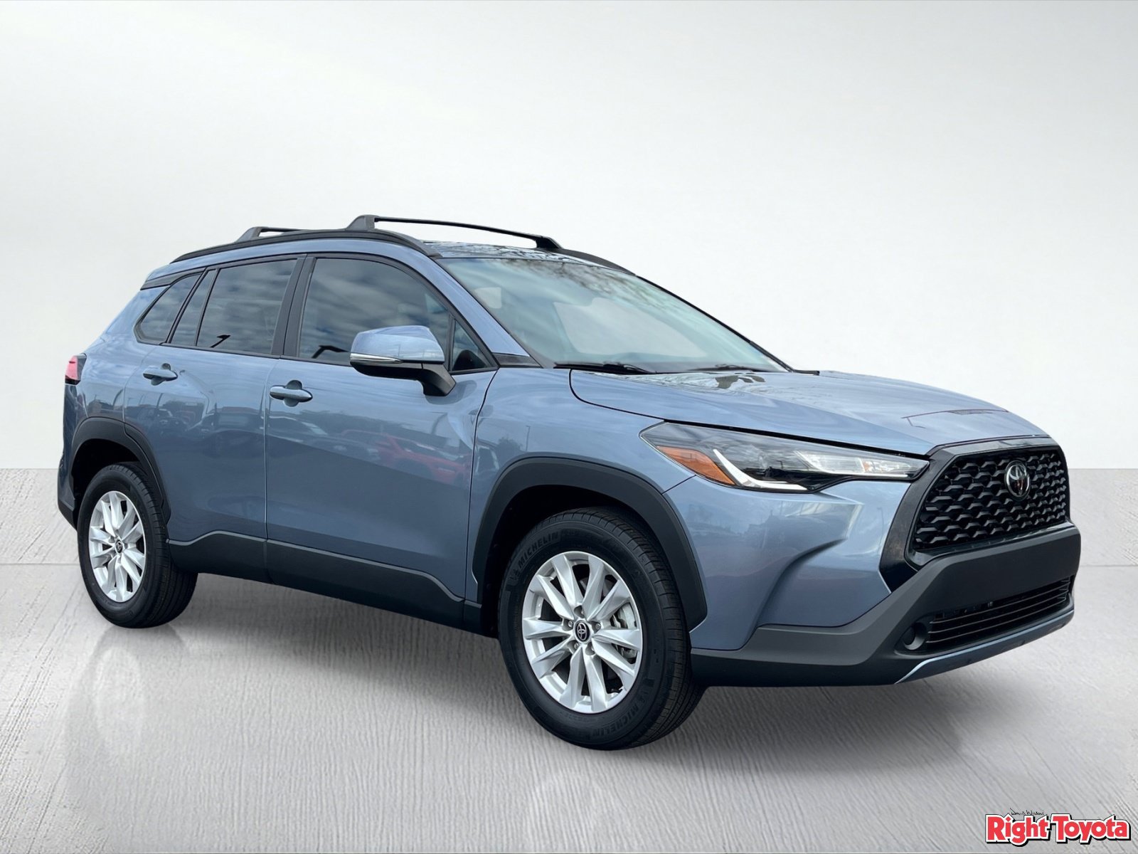 Certified 2024 Toyota Corolla Cross LE w/ Moonroof Package FWD image 9