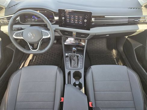 New 2026 Volkswagen Jetta SE FWD image 24