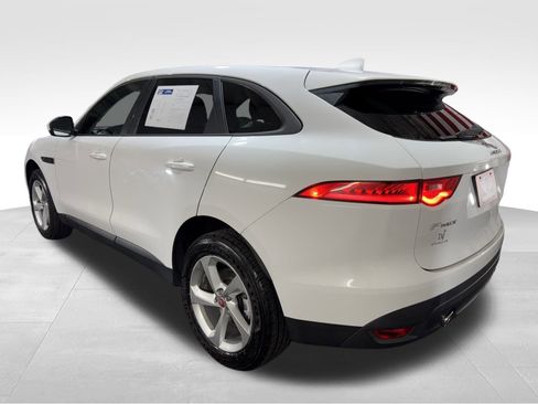 Used 2018 Jaguar F-PACE Premium image 6
