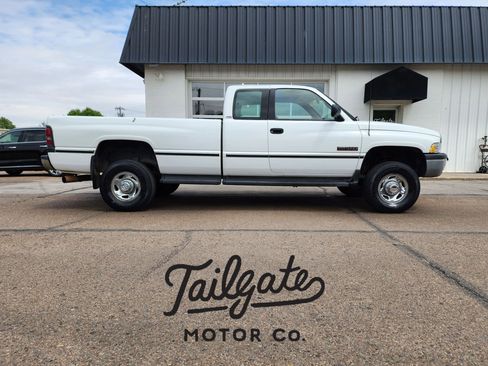 Used 1995 Dodge Ram 2500 Truck 4x4 Club Cab image 1