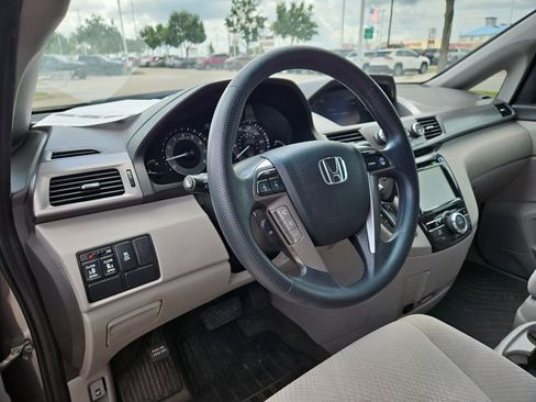 Used 2016 Honda Odyssey EX image 10