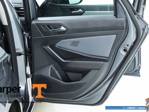 Used 2025 Volkswagen Jetta SE w/ Sunroof Package FWD image 29