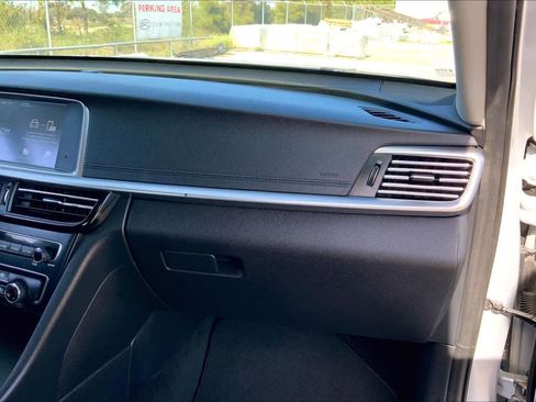 Used 2020 Kia Optima LX image 17