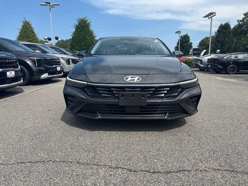 Used 2024 Hyundai Elantra SEL w/ Convenience Package FWD image 6