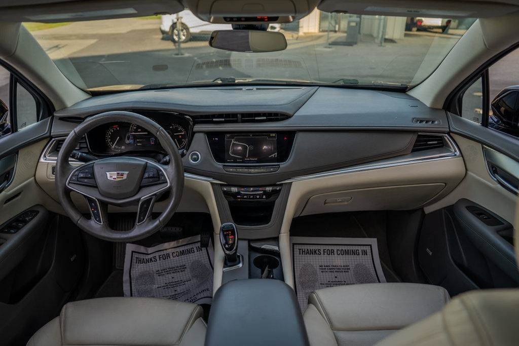 Used 2018 Cadillac XT5 Luxury w/ Driver Awareness Package FWD image 18