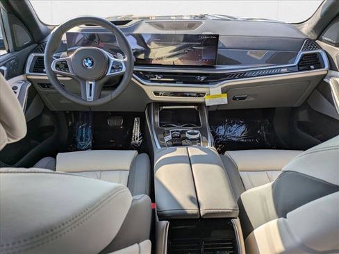 New 2026 BMW X7 M60i image 15