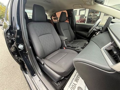 Used 2025 Toyota Corolla LE FWD image 29