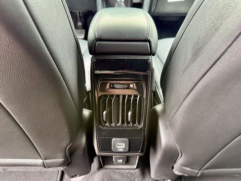 Used 2025 Jeep Compass Latitude AWD/4WD image 32