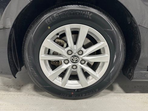 Used 2025 Toyota Camry LE image 63