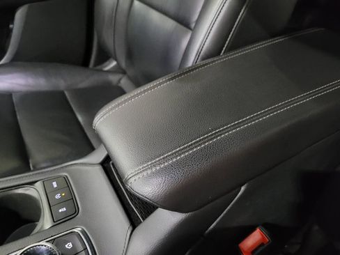 Used 2021 Cadillac XT4 Luxury w/ Driver Awareness Package image 40