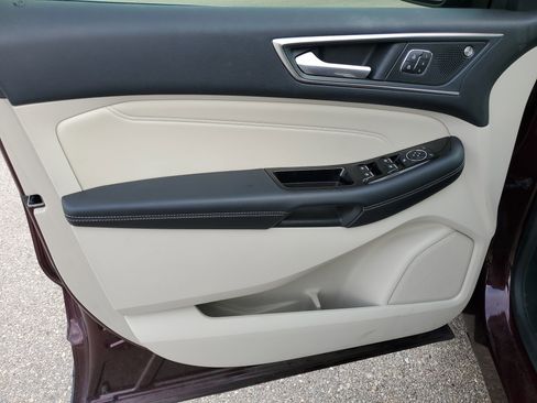 Used 2019 Ford Edge Titanium w/ Equipment Group 301A image 23