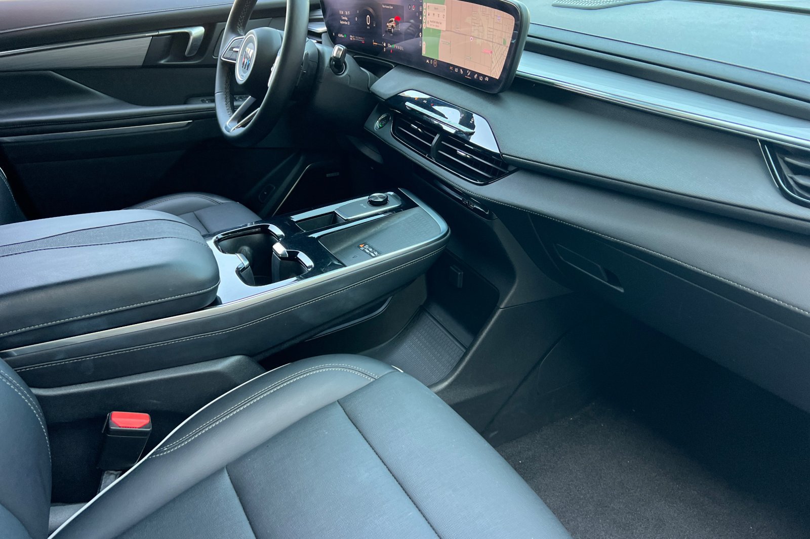 Used 2025 Buick Enclave Preferred FWD image 22